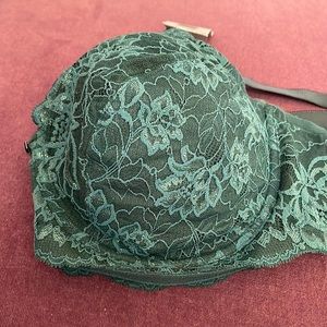 NWT FULL FIGURED WIRED LACE BRA in dark green